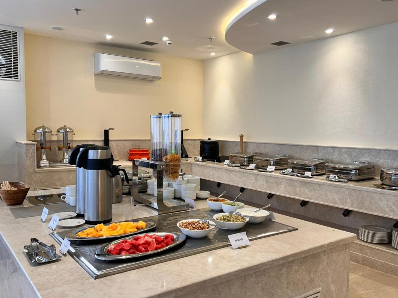 Best Western Maharani Bagh New Delhi Exteriör bild
